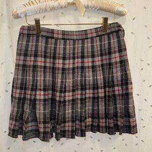 Vintage Pendleton 100% Wool Gray and Red Plaid Mini Skirt